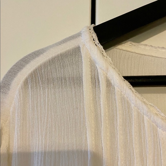 Semi-sheer top with lace detail - Picture 6 of 6